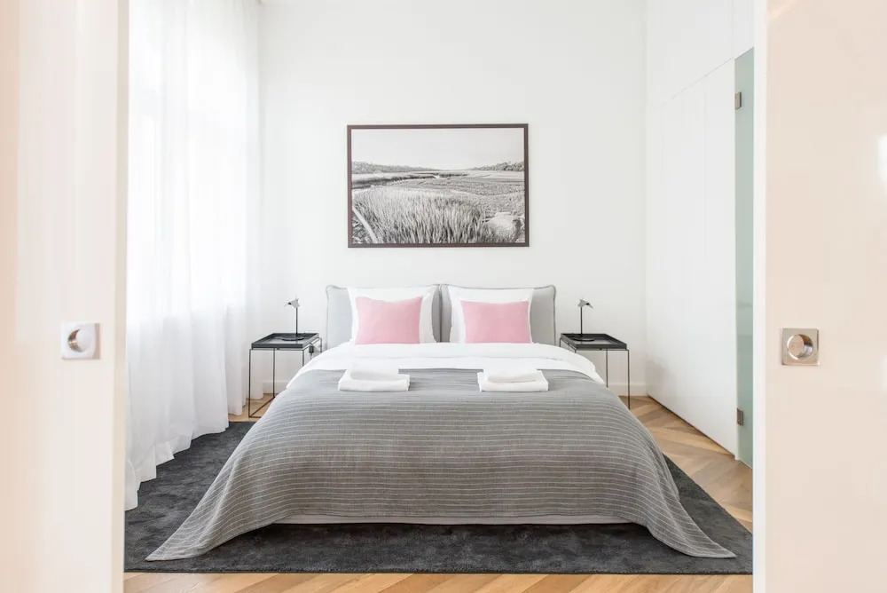 Oasis Apartments - Broadway I