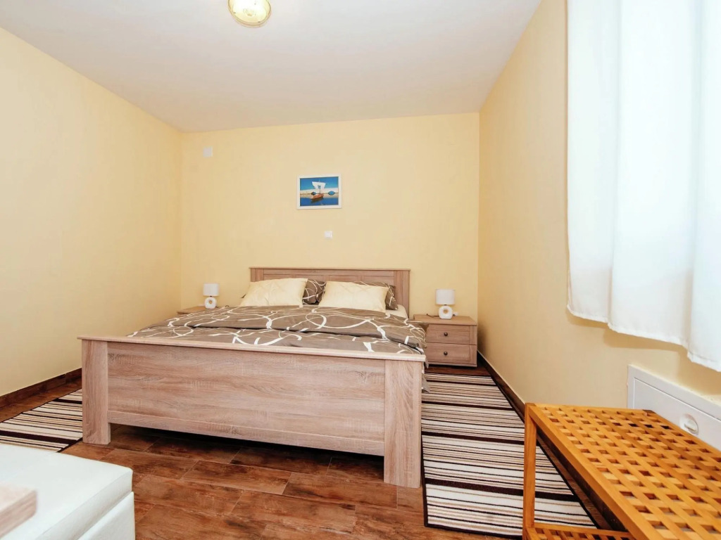 Spacious Holiday Home in Pakoštane near Sea