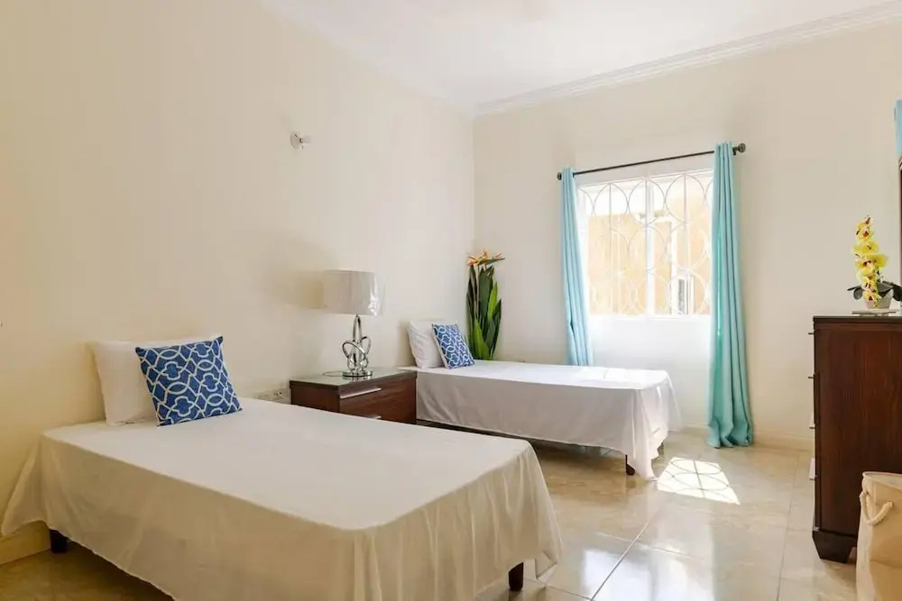 Modern 2br House W/pool and Sea View in Ocho Rios