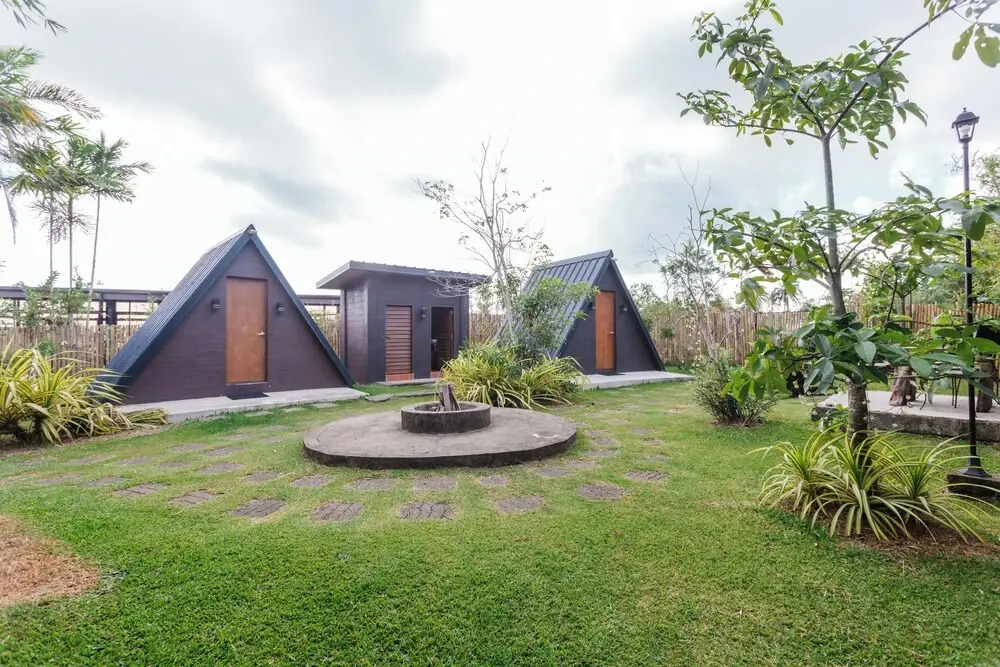 Spacio Caliraya Bed & Breakfast