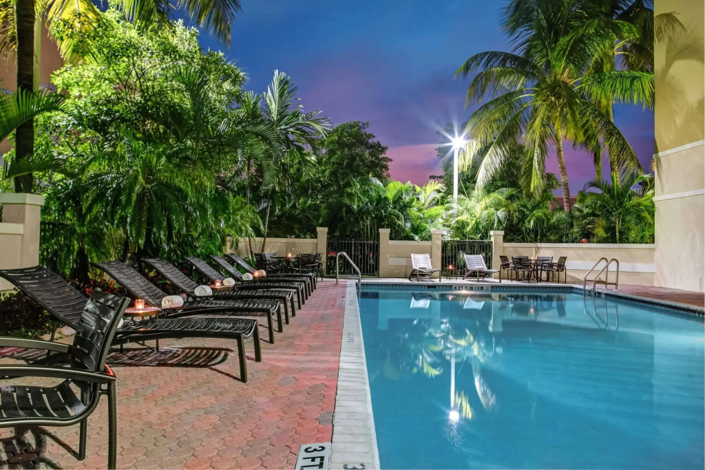 Hyatt Place Fort Lauderdale Cruise Port & Convention Center - Newly Renovated