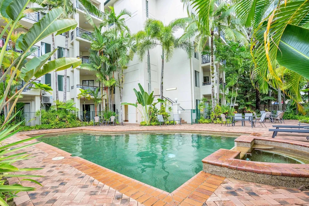 Unique Tropic Escape 111