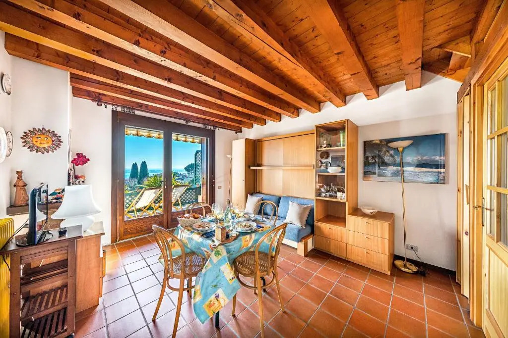 Residence Moniga Porto 1 08 Apartment by Wonderful Italy