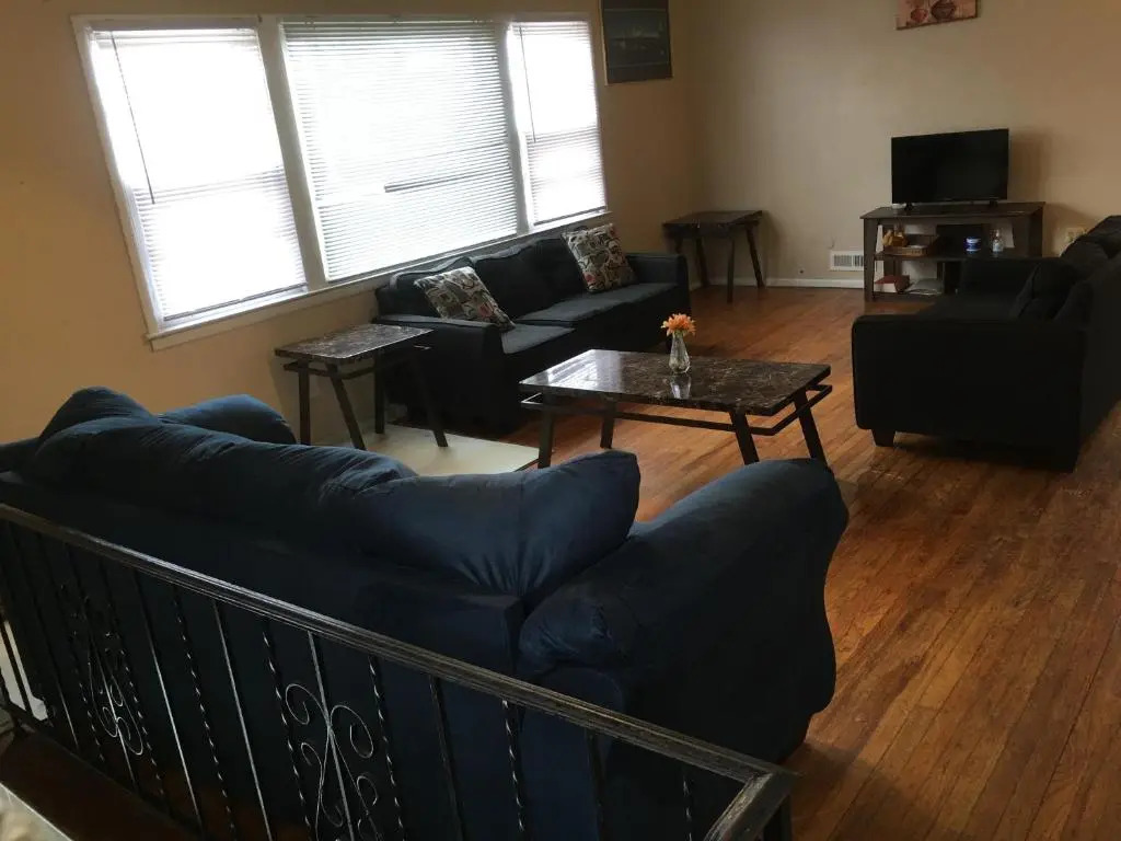 Quiet House Near New York City with Parking
