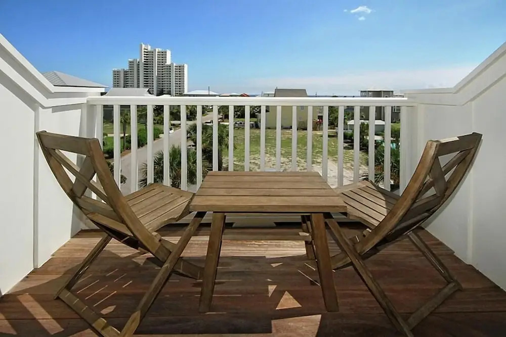 DRIFTWOOD 5 Bedroom Holiday Home by Five Star Properties
