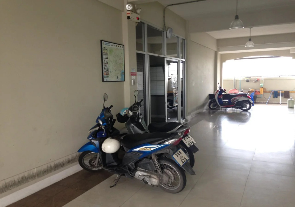 Ekkamon Apartment