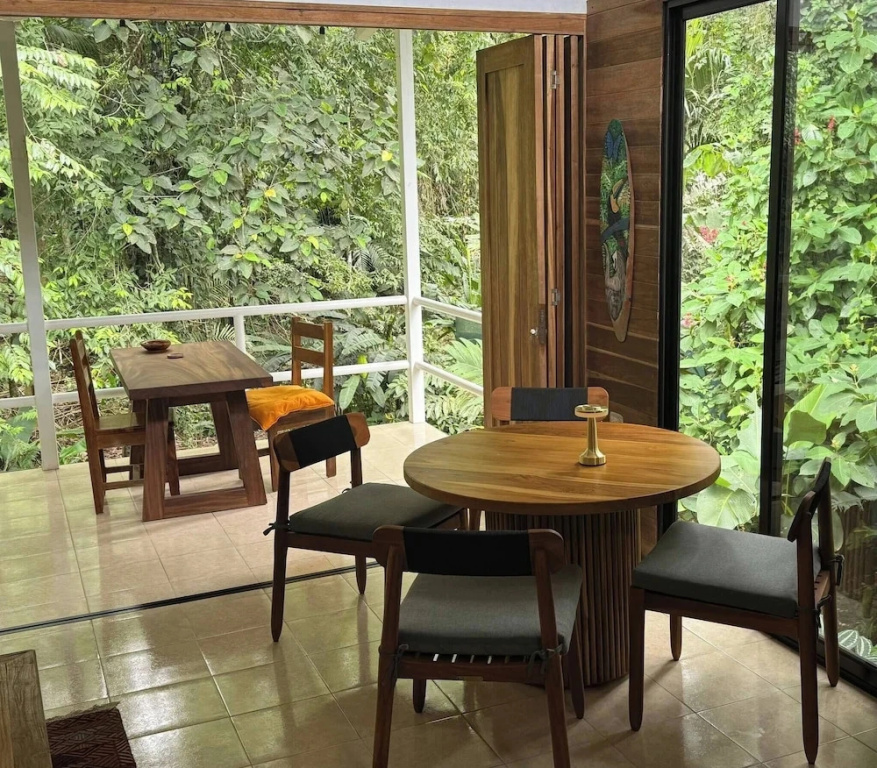 Casa Luminosa - Jungle Pool Villa Near the Beach