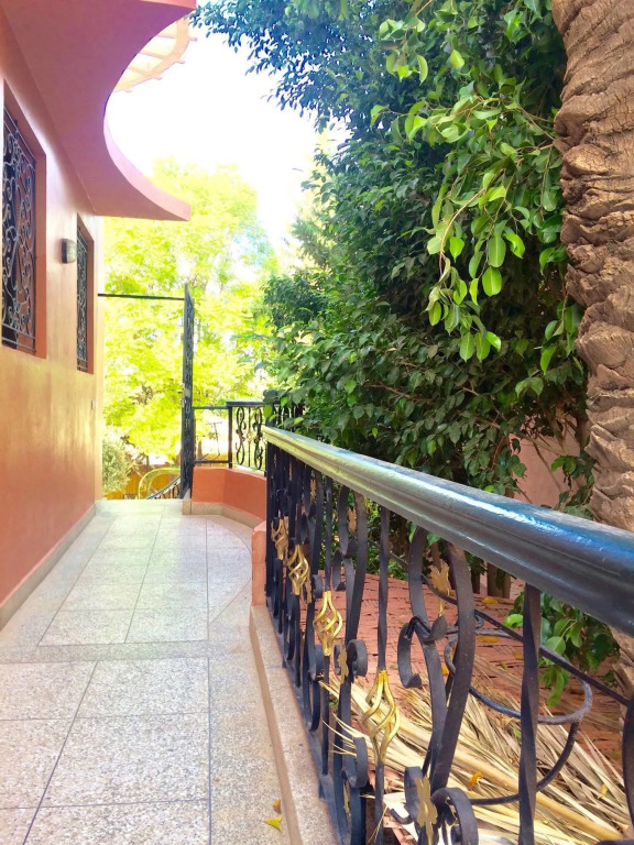 Hostel Villa Red City