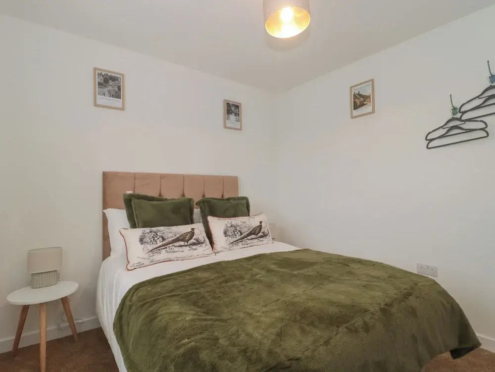 Cotswold Outlet Coach House