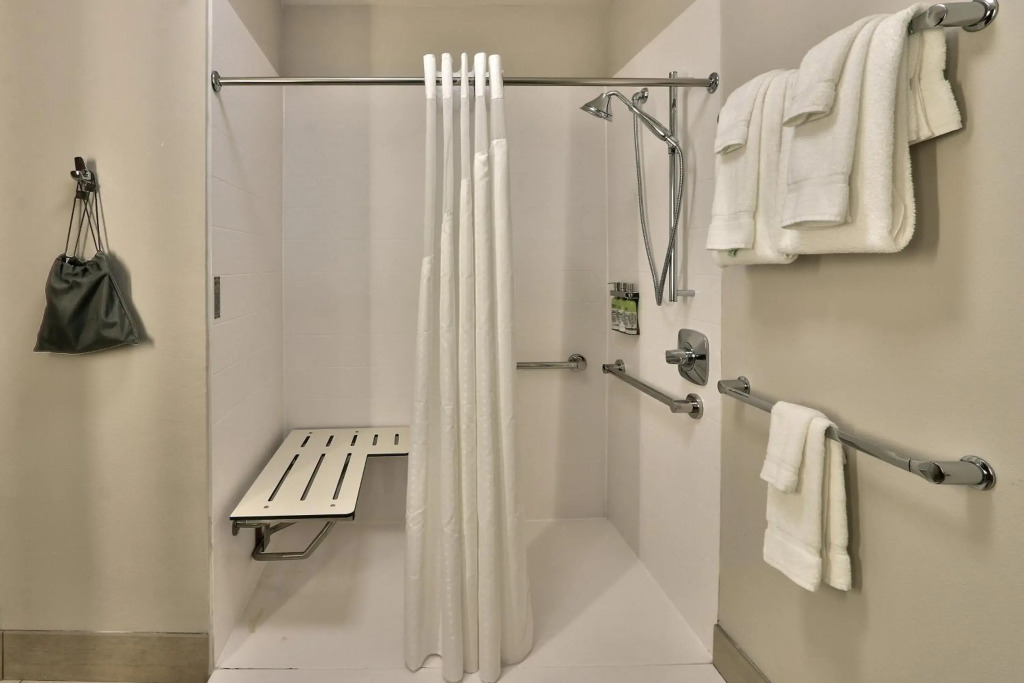 Holiday Inn Express & Suites Albuquerque East by IHG
