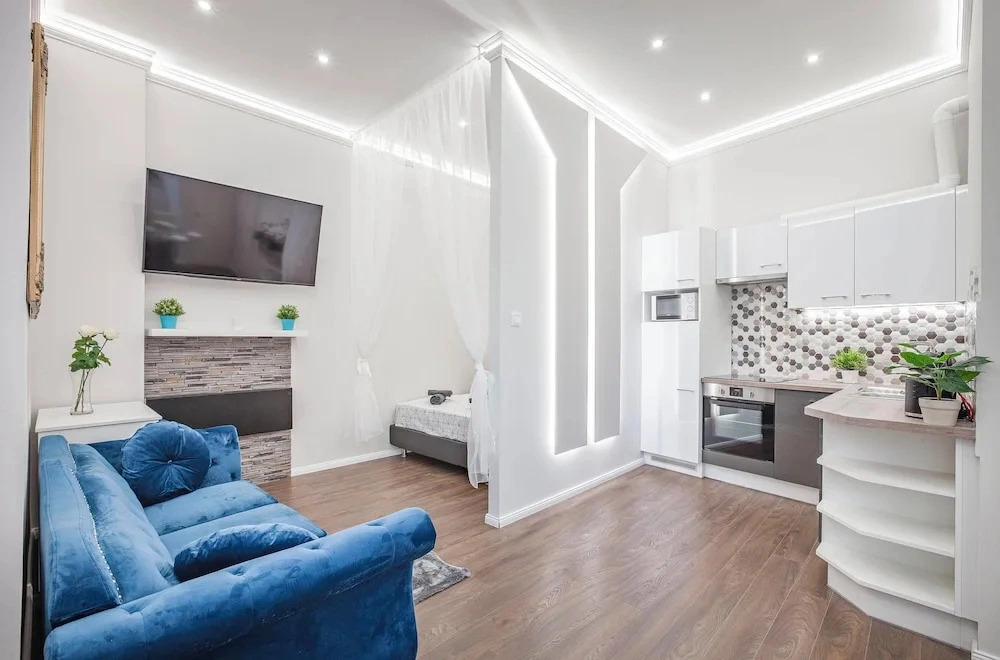 Quiet Downtown Haven  2Br | A/C | Free Parking