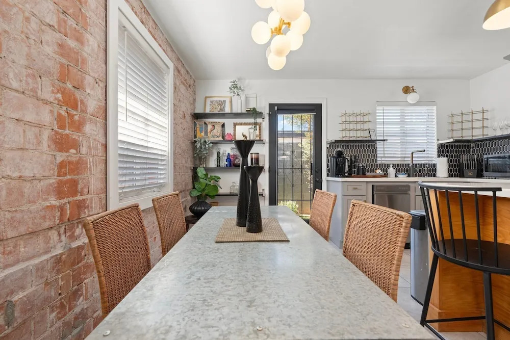 Midtown Digs
