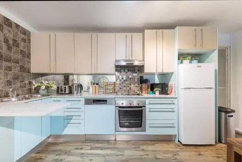 Bondi Breeze Apartment