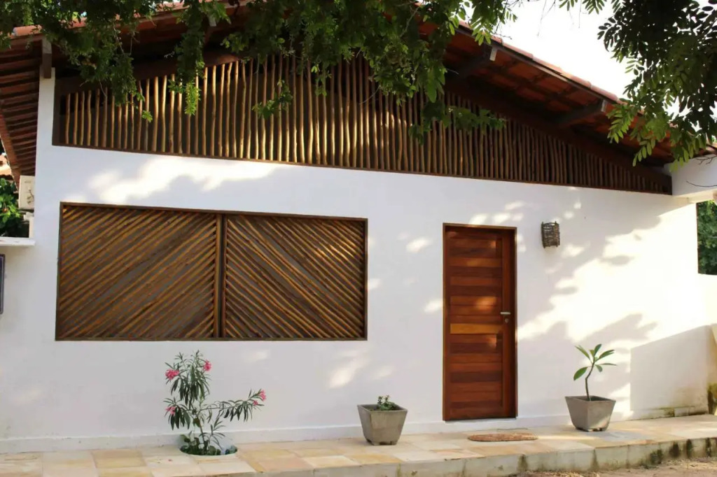 Tropical House - Villa com piscina perto do mar