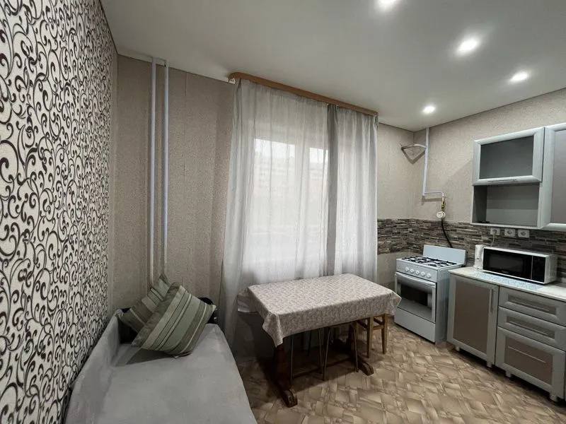Apartments Live Here, district Entuziastov, bld.1