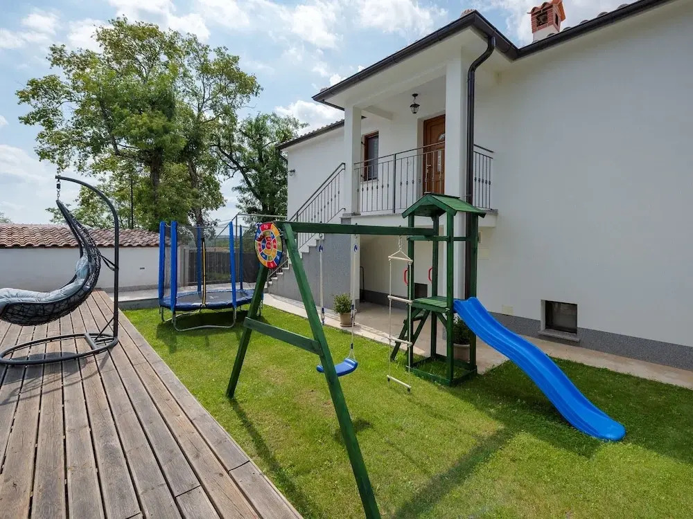 Modern Holiday Home With Pool in Pazin
