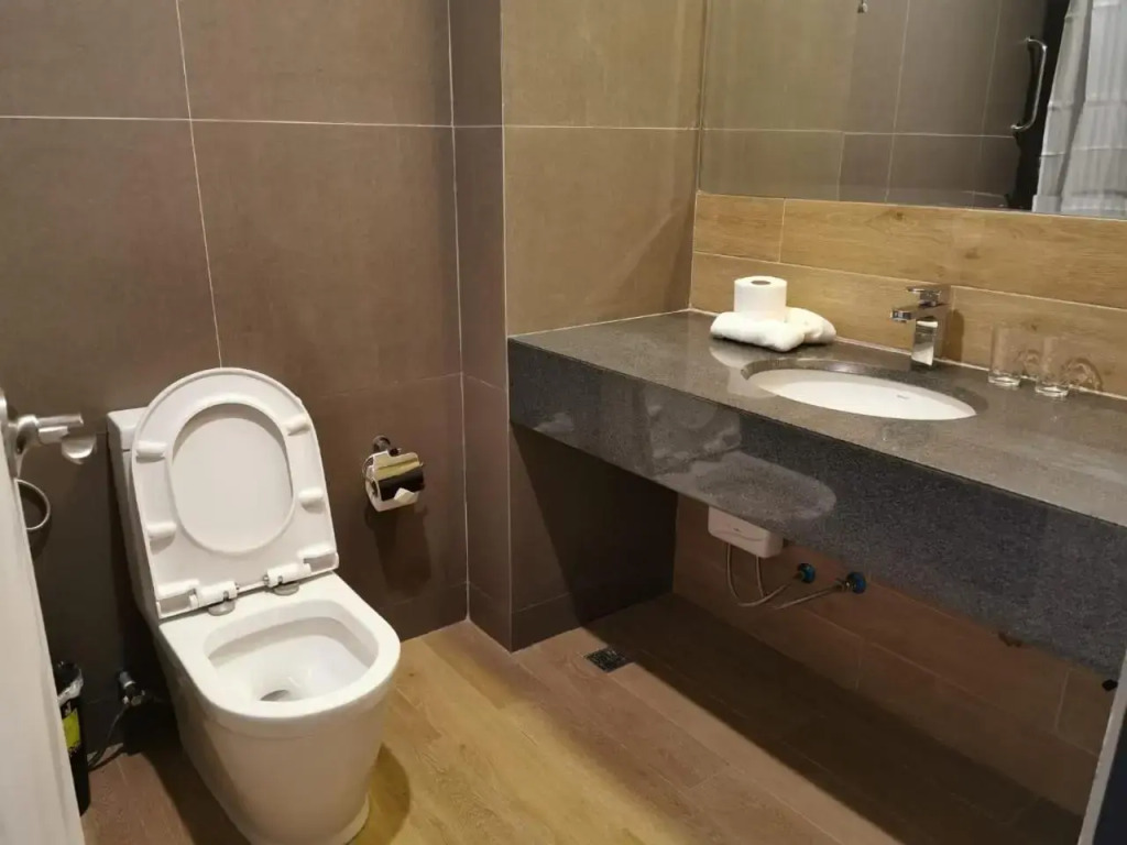 Crown Hotel at Harbour Springs Palawan Managed by Enderun Hotels