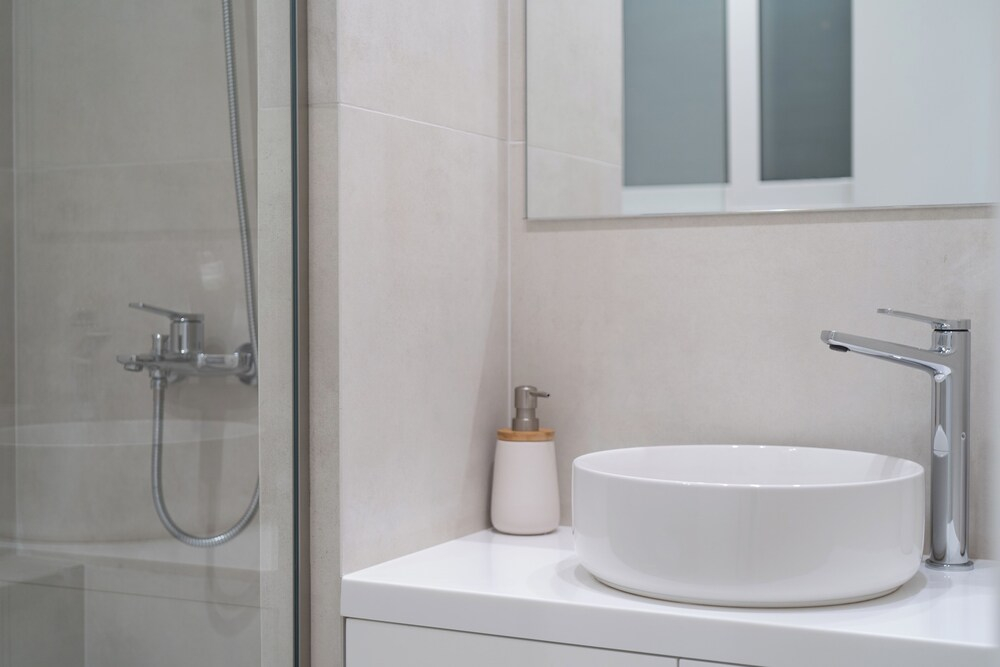Newly Renovated 2Bdr Apt-5min to metro