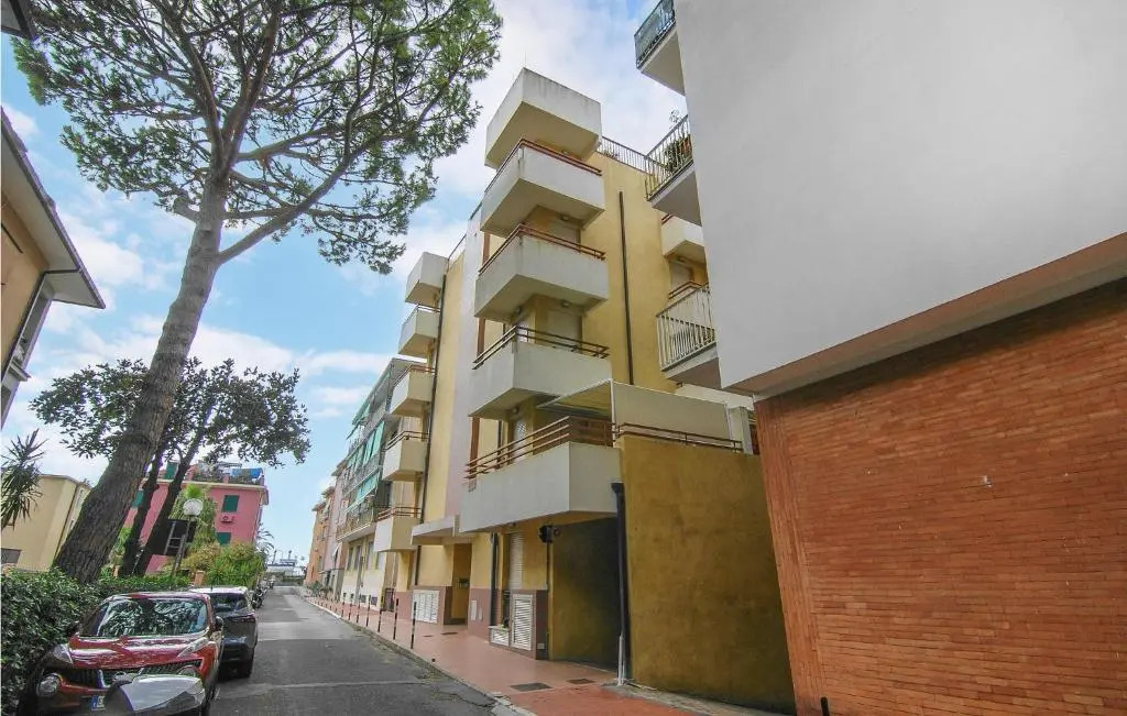 Nice apartment in Lavagna with 2 Bedrooms and WiFi
