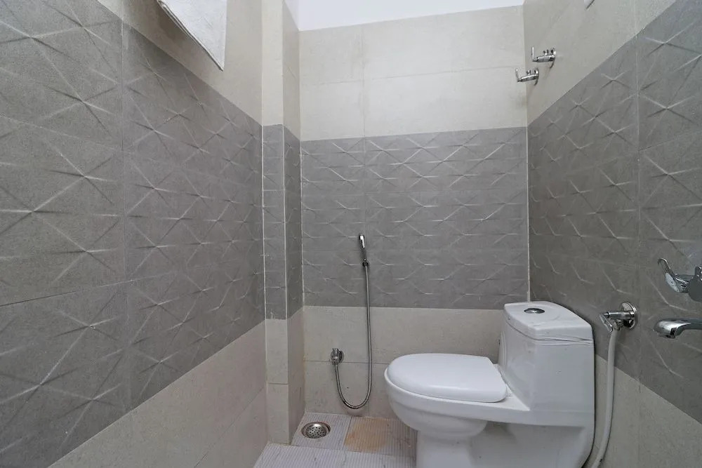 OYO 17043 Hotel Ocean Pearl