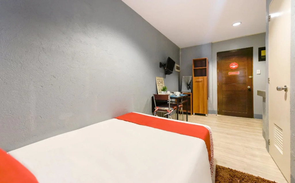 OYO 112 Majesty Suites