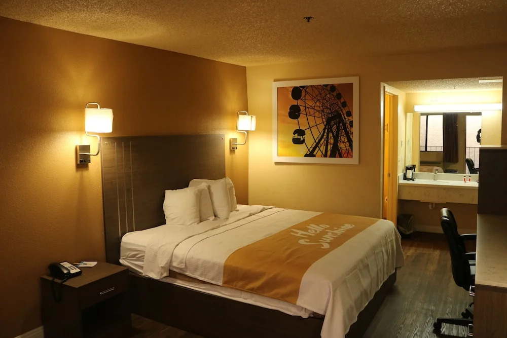 Days Inn Fresno South
