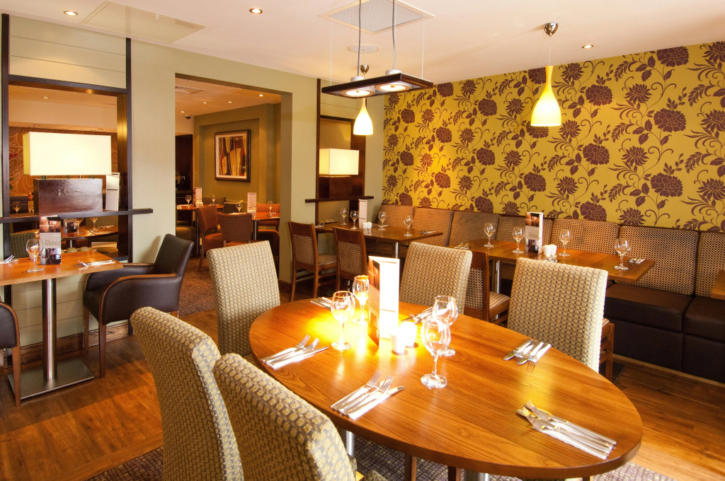 Premier Inn Sunbury - Kempton Park