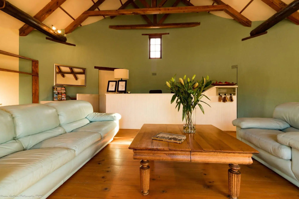 Tarn Country House