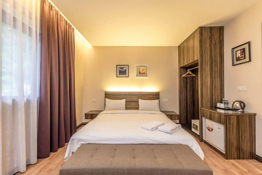 Little Gaya Hotel
