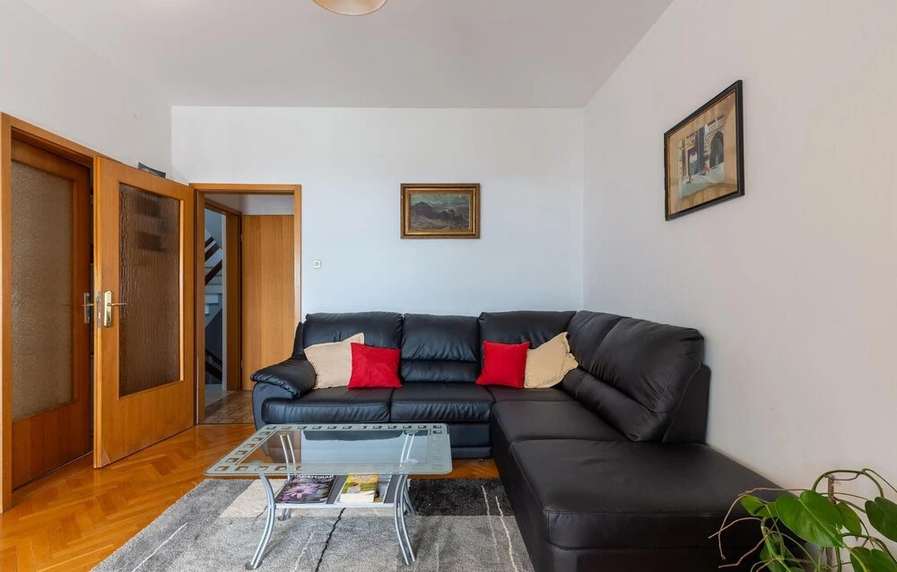 Amazing Home in Novi Vinodolski With Wifi and 4 Bedrooms