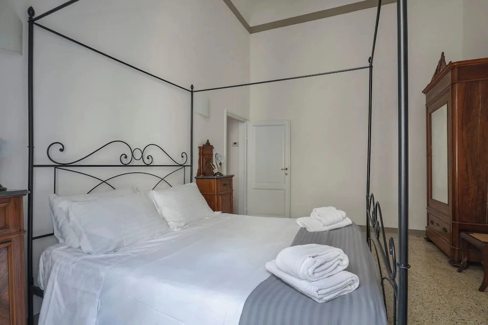 2 Bedroom Apartment in Florences Heart