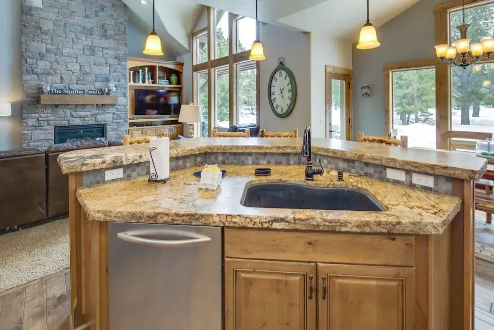 56540 Sunstone Loop