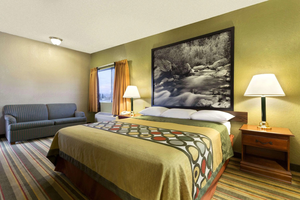 Super 8 By Wyndham Ridgecrest