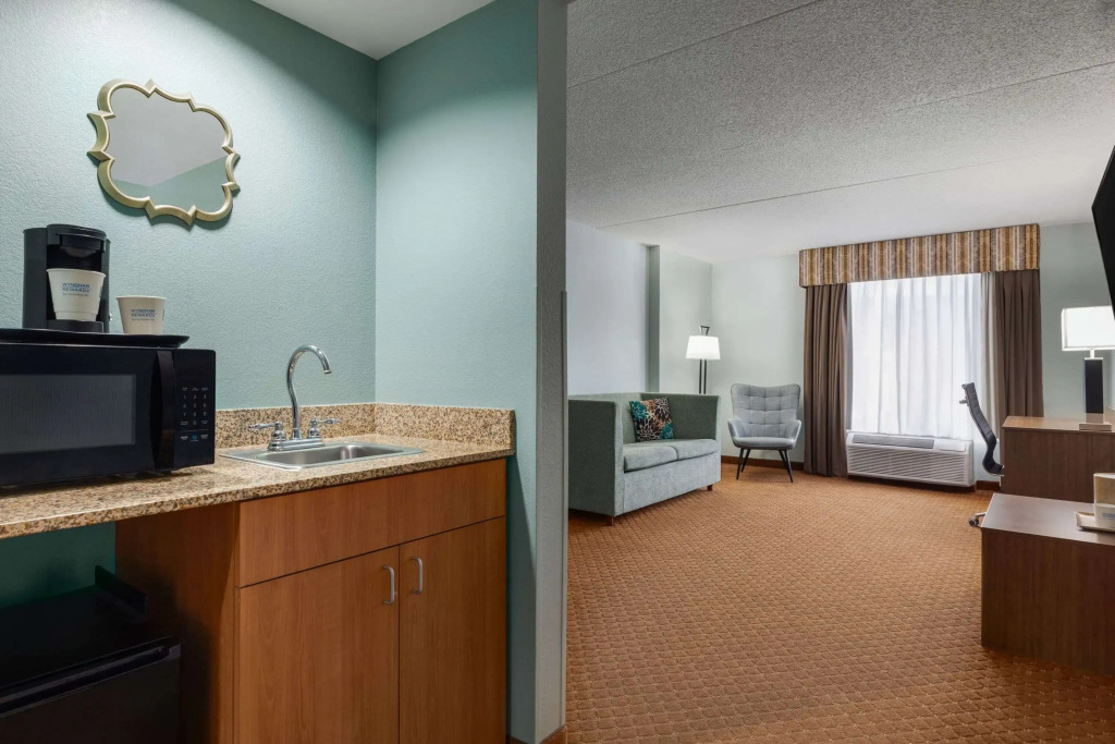 Wingate by Wyndham Louisville East