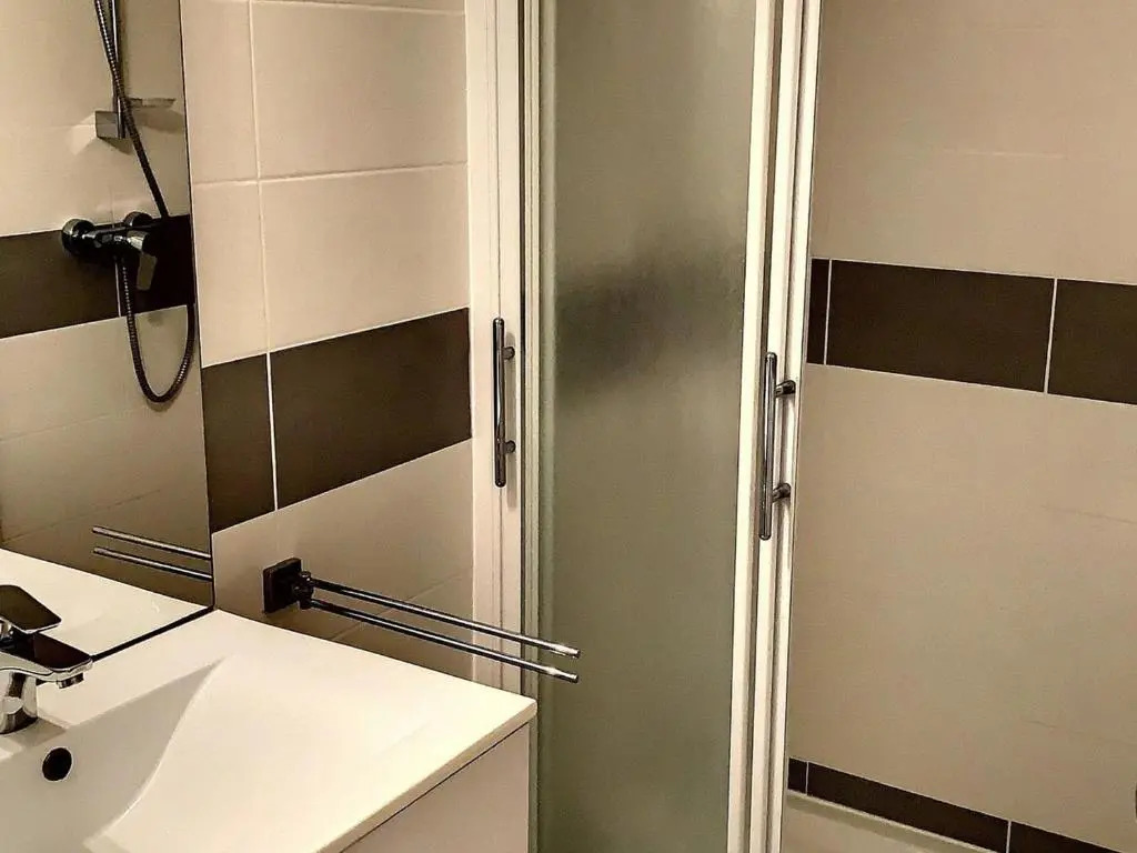 Appartement Balaruc-les-Bains, 1 pièce, 4 personnes - FR-1-503-89