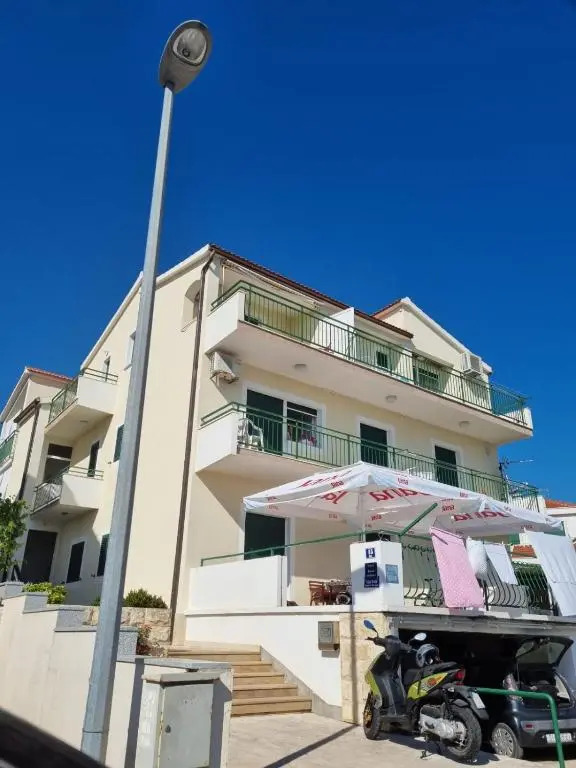 Apartmani Toni Poce