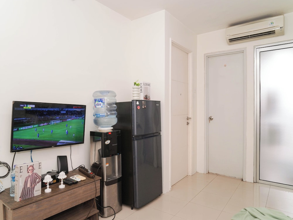 Neat And Nice 2Br At Apartment Bassura City
