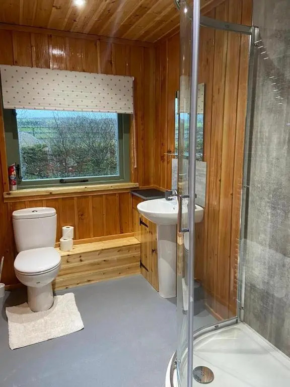 Rural Wood Cabin - less than 3 miles from St Ives