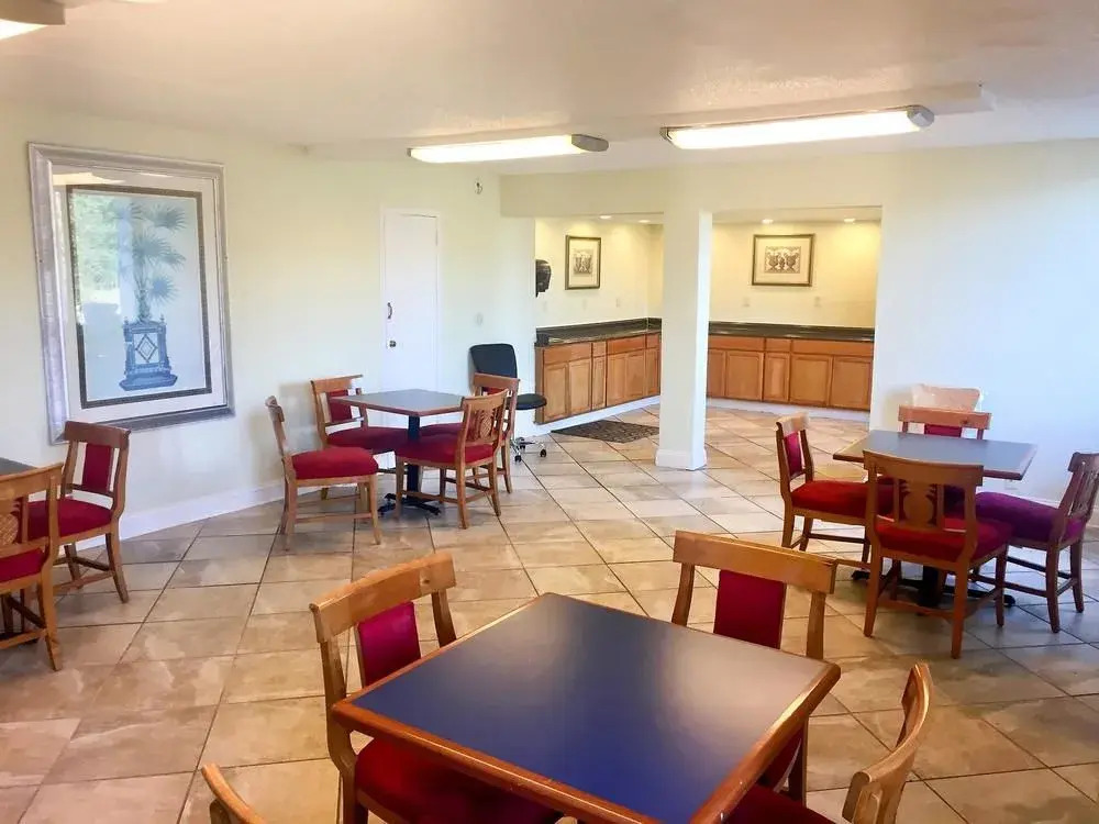 City Studios Inn And Suites