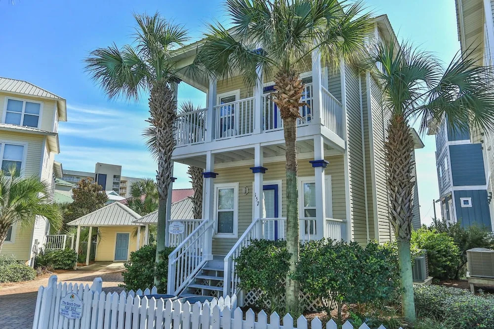 Ocean View Abode Luxurious 4bd, Walk to Beach!