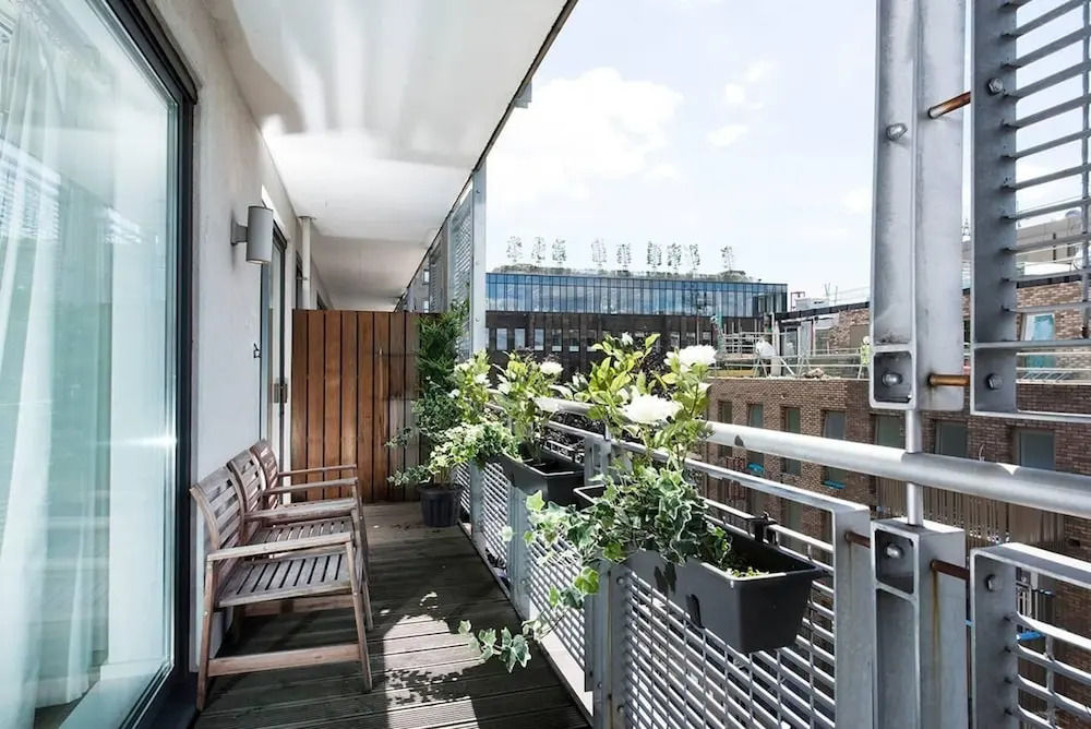 Stylish 2BR flat with balcony, near King’s Cross!