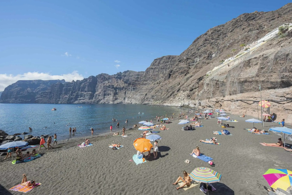Ático Los Gigantes con VistasWIFI 600 Mbps Acceso Playa
