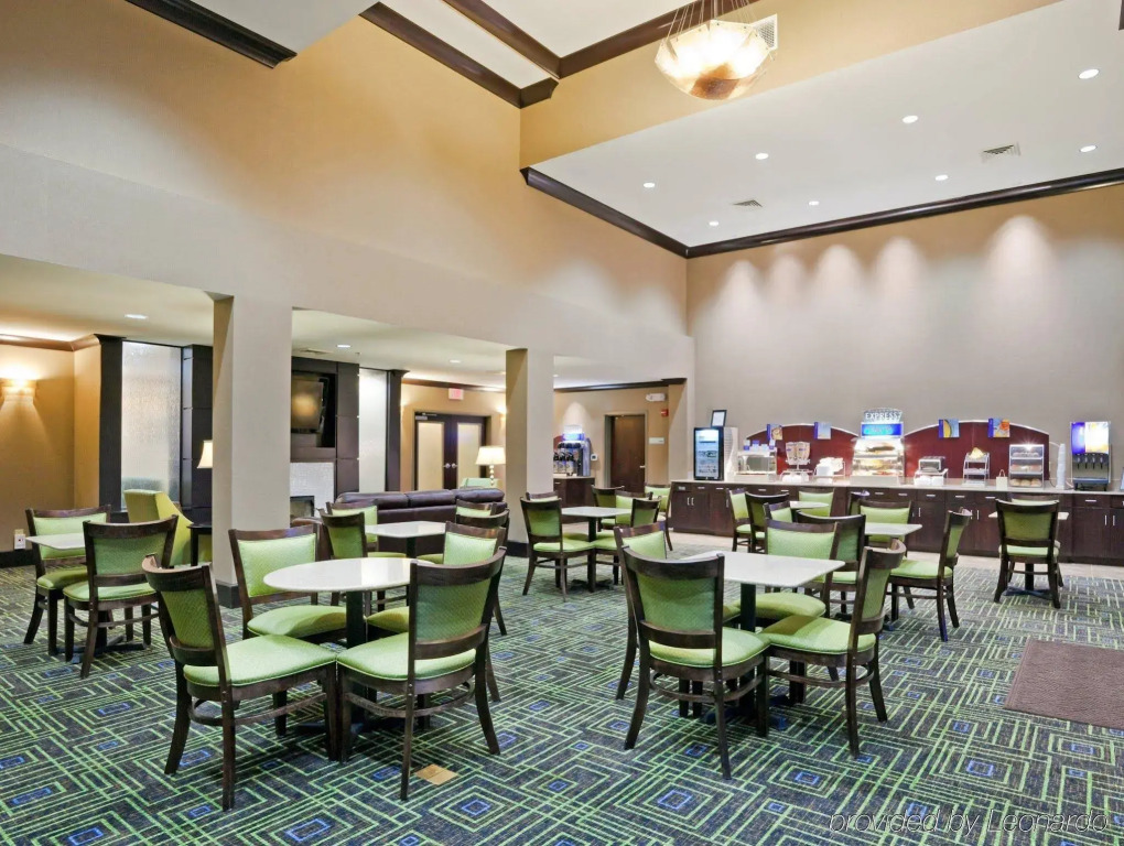 Holiday Inn Express Hotel & Suites Opelika Auburn by IHG