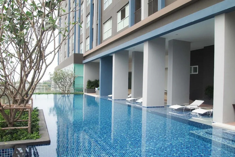 Baan Kiang Fah 1607 by Montri C