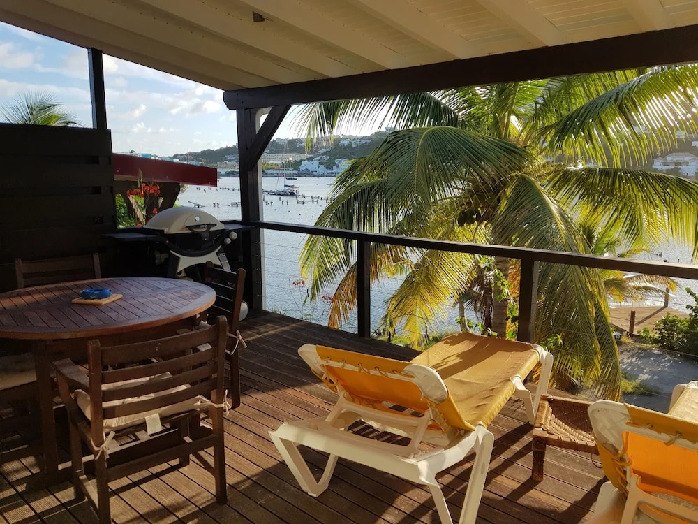 Les Balcons dOyster Pond