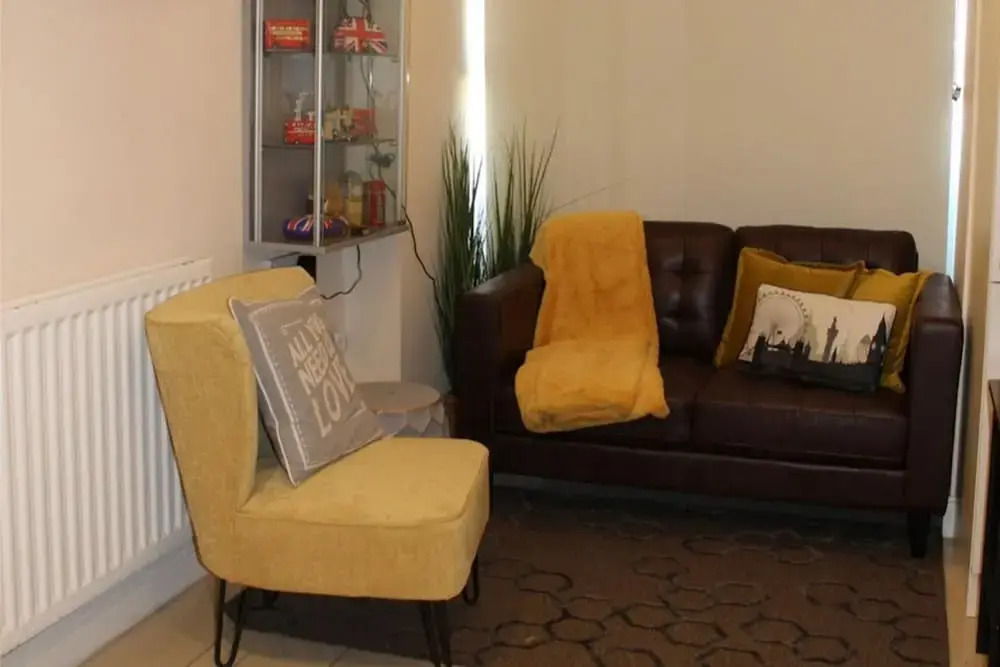 3 Bed Lego Themed Home - Sleeps 6 - Wifi, Parking