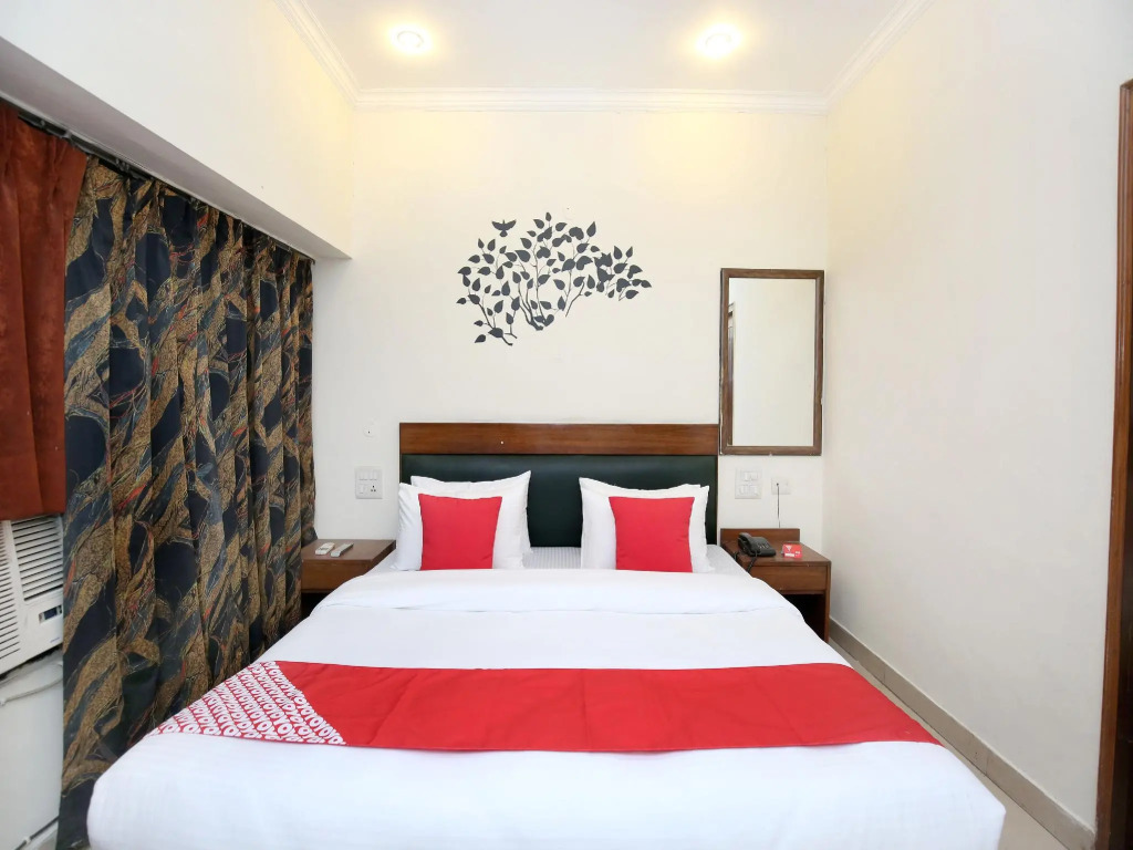 OYO 1950 Hotel Supreme
