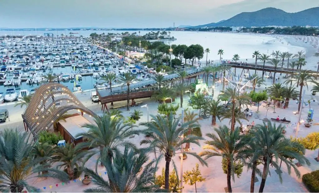 Aquamarina Beach