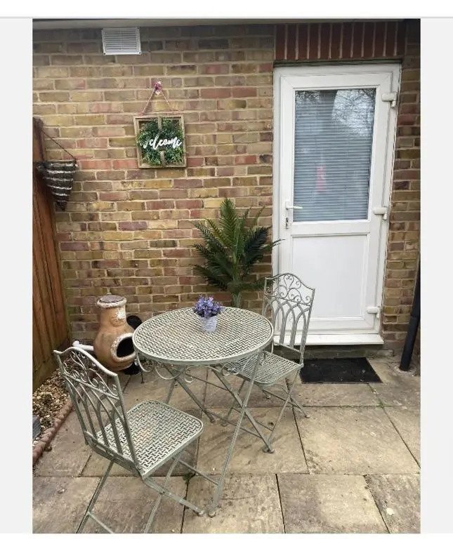 Beautiful 1-bed Studio in Uxbridge, London