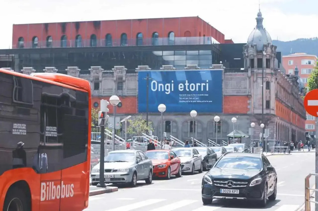 Homeloving apartment Bilbao centre with Parking space
